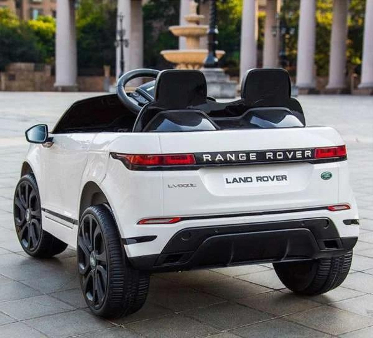 Range Rover Evoque 12V white
